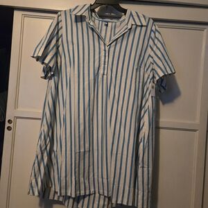 Old Navy Striped Shirt in Blue and White
